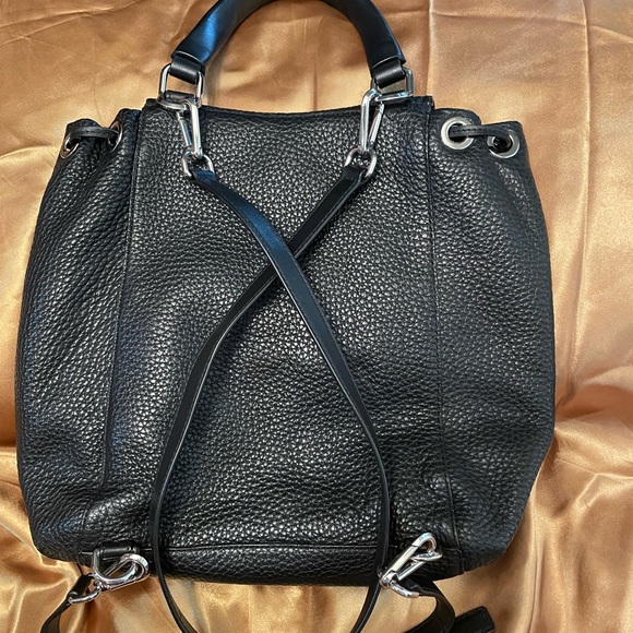 💜Like new Michael Kors backpack 💜 - Picture 3 of 9